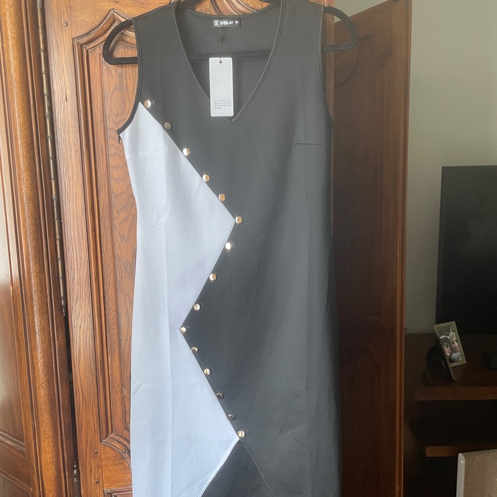 SHEFIT Gray and White Asymmetrical Sheath Dress for Cocktail